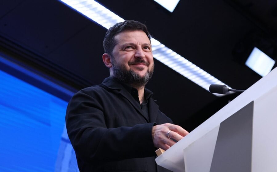 Ukraine president targets Trump, Putin at EU summit
