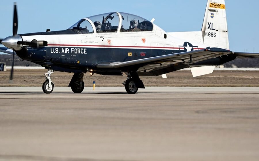 2 pilots eject from military training jet in Texas after landing gear issue