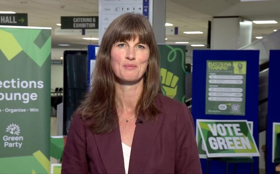 Greens take aim at landlord 'super earners'