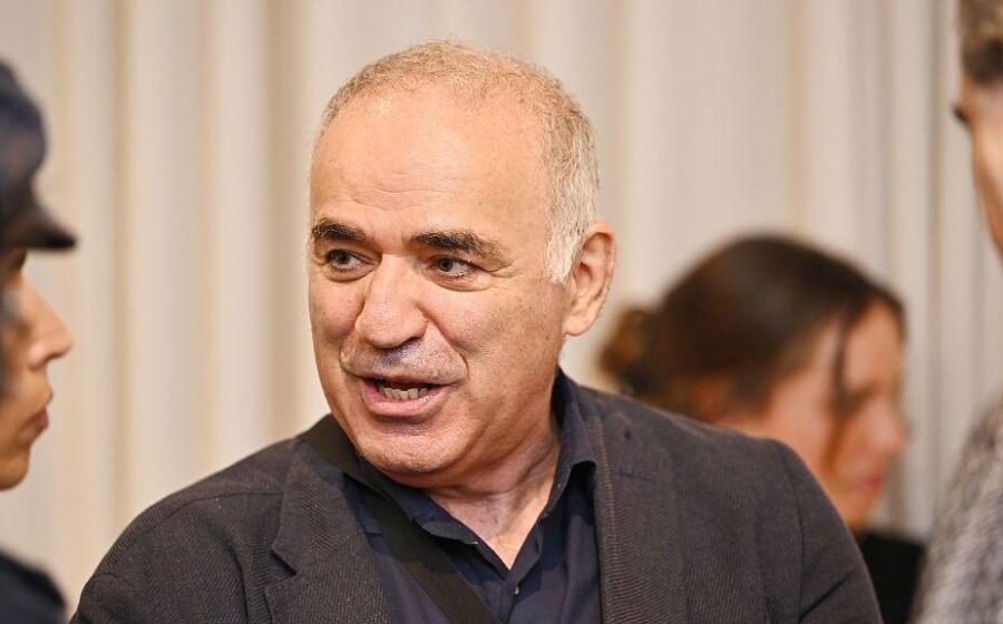 Russian dissident Garry Kasparov says US warned him of danger to his life