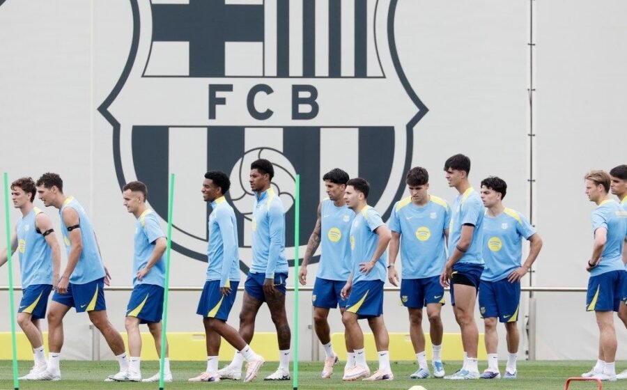 What is FC Barcelona’s Negreira case, and what are the charges?