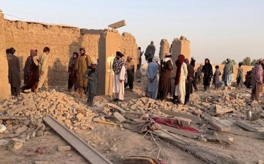 Pakistan launches deadly air strikes on Afghanistan