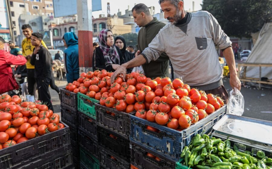 Israel halts commercial goods from entering Gaza; Hamas denies tax claims