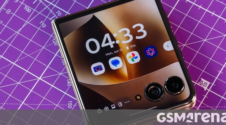 Motorola rolls out Android 17 to the Razr Ultra 2026