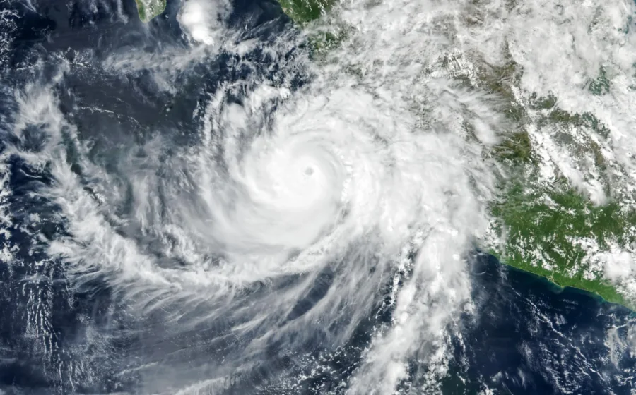 NASA captures strange waves high above Hurricane Simon