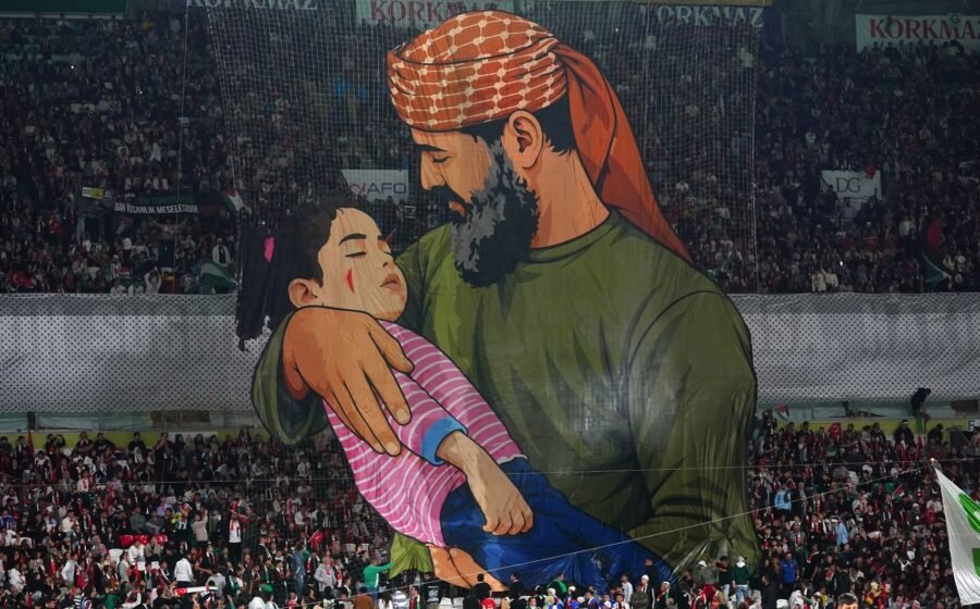 Turkish fans show support for Palestine at friendly fixture