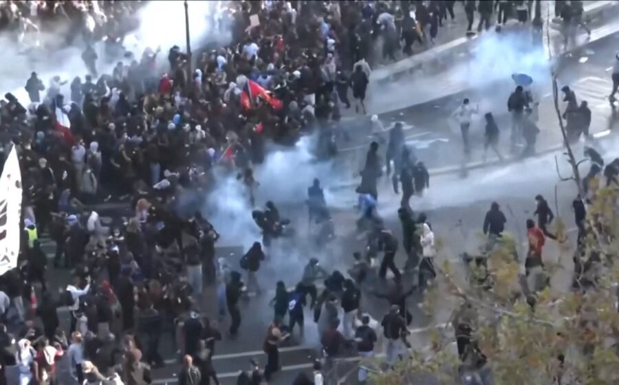 Police use tear gas and water cannons on student protestors in Paris