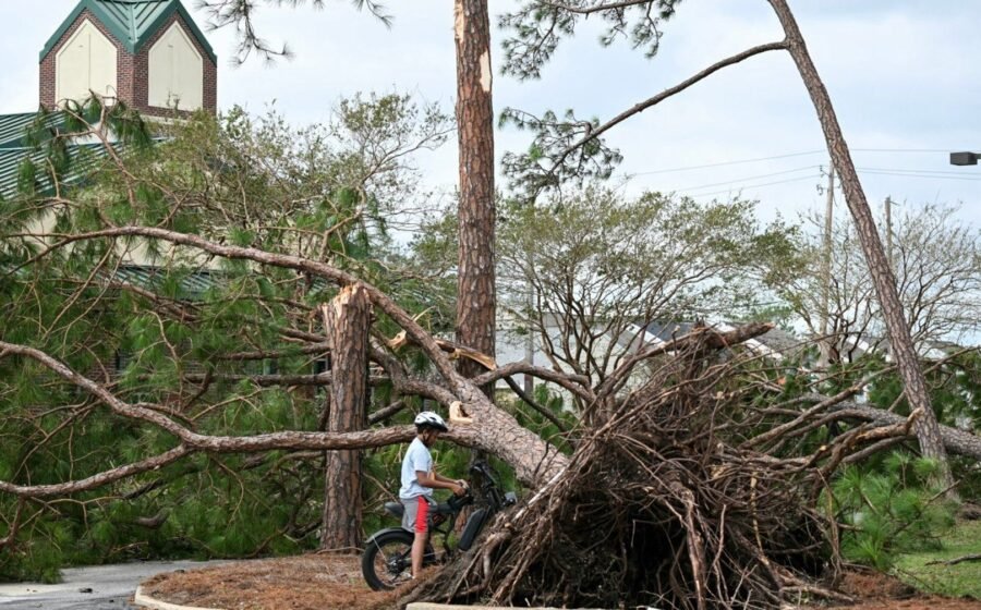 Hurricane Isaias kills four, leaves 650,000 without power in Florida