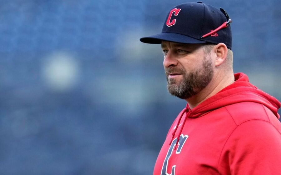 Vogt shuns Mariners rumors, says he'll manage Guardians in '27