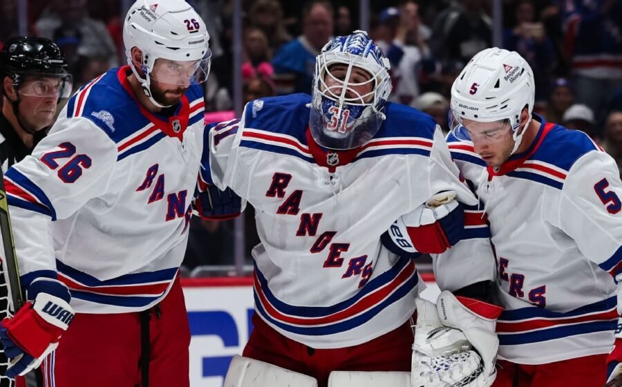 Shesterkin injured, helped off ice in second period of Rangers' loss