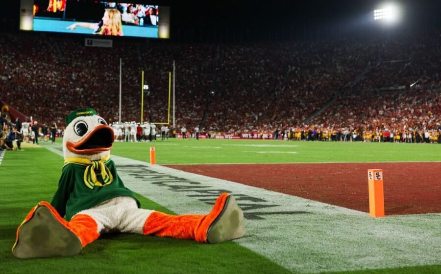 Oregon's mascot trolls USC with Trojan horse pregame entrance to UCLA game