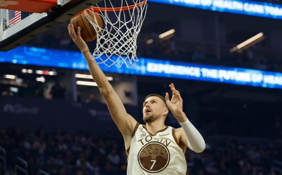 Warriors' Porzingis out indefinitely but will remain around team
