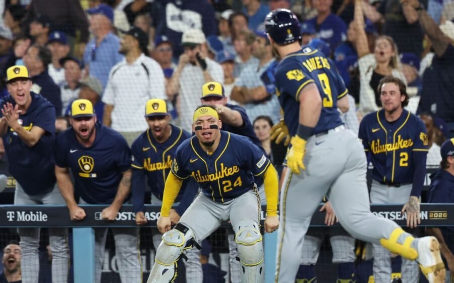 Bauers' epic HR rocks Dodgers, helps move Brewers one win from World Series