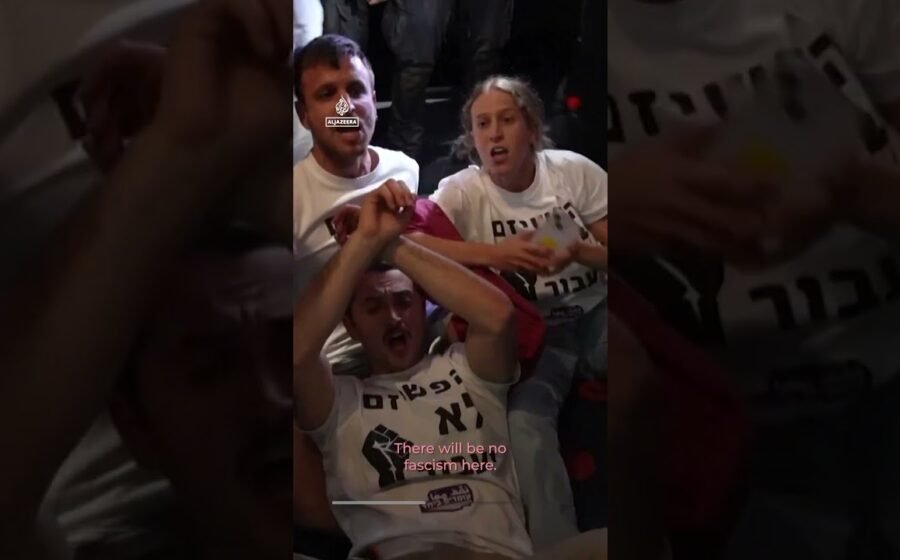 Protesters disrupt Ben-Gvir event forcing him off stage