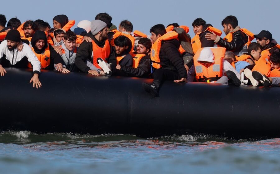 UK-France 'one in, one out' migrant deal scrapped
