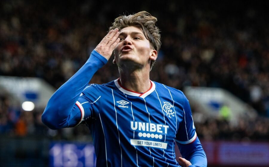 Naderi scores twice as Rangers beat Kilmarnock to move top