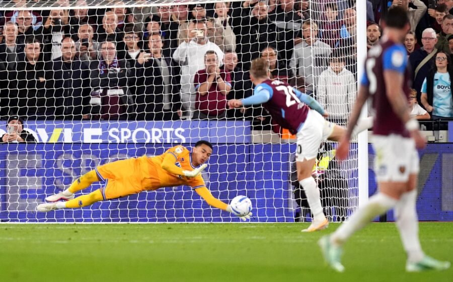 Bowen's late penalty saved as West Ham held by QPR